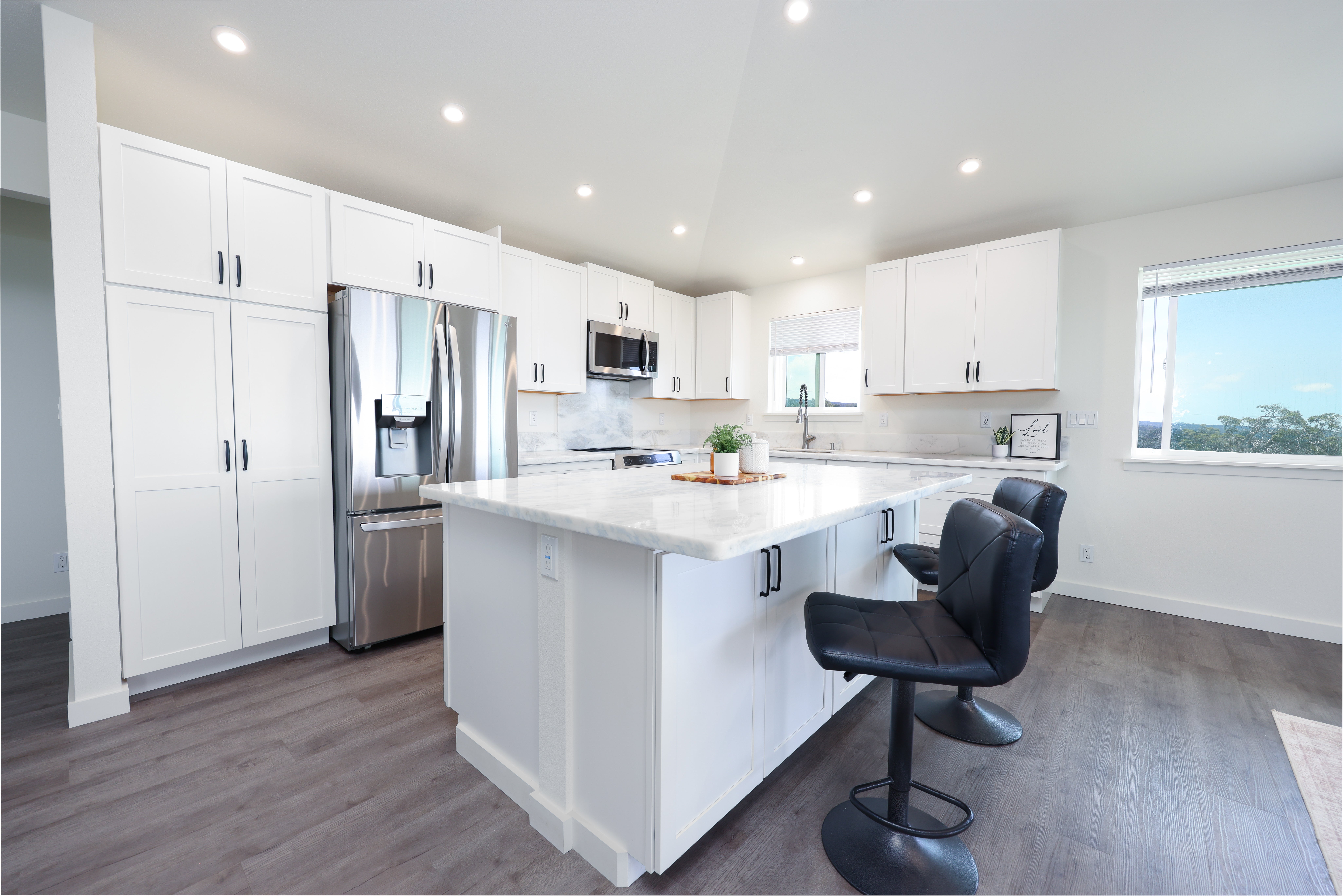 92-8373 MAILE DR