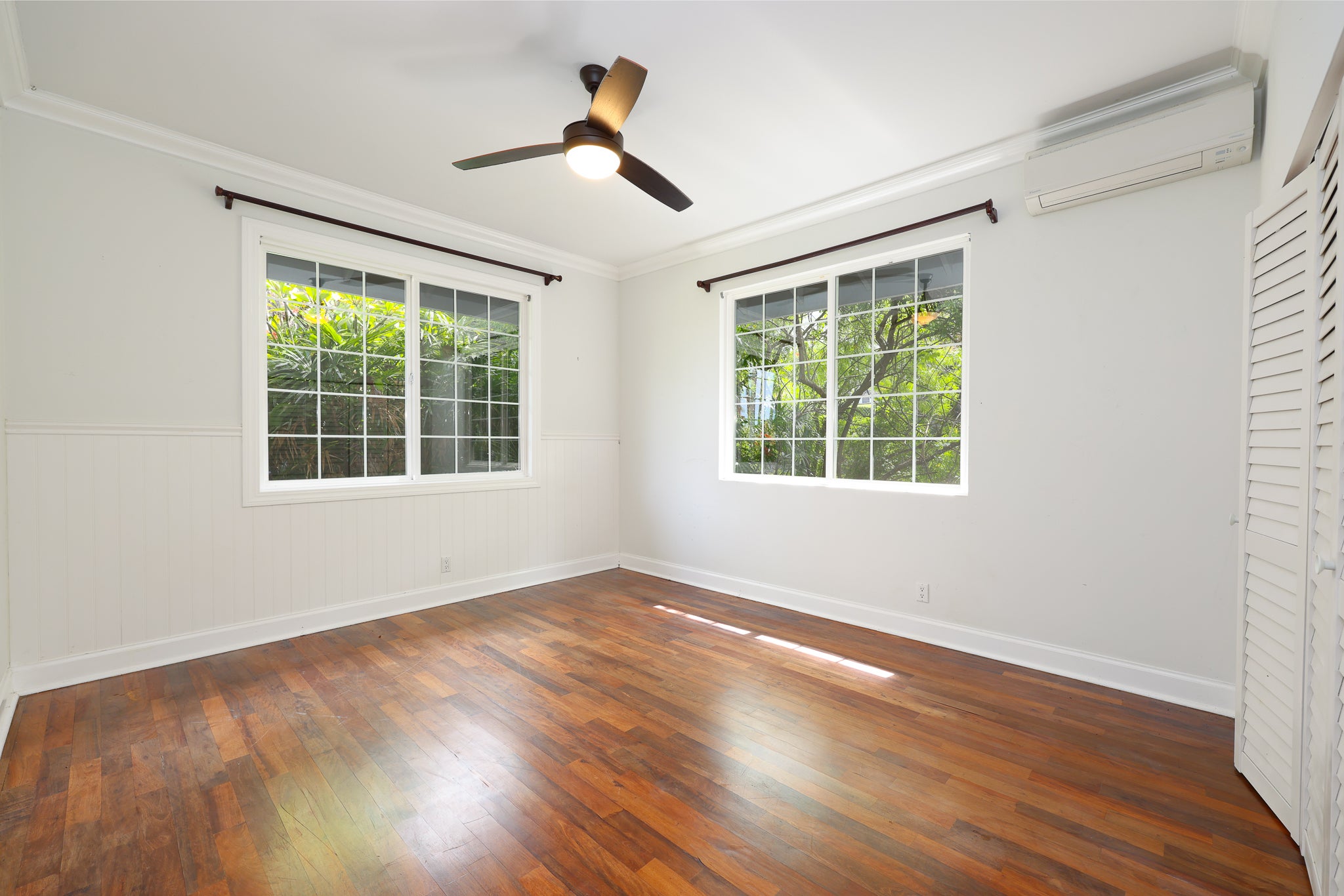73-1208 HIOLANI ST