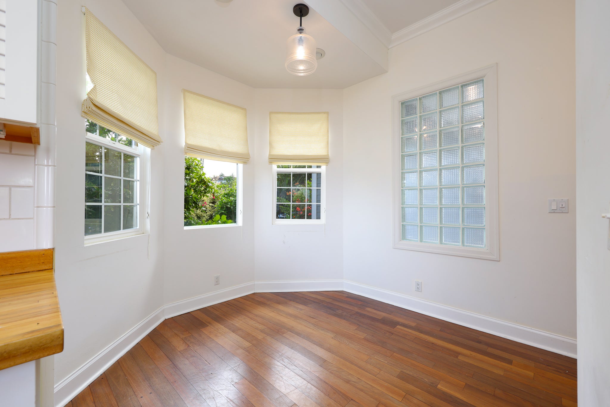 73-1208 HIOLANI ST