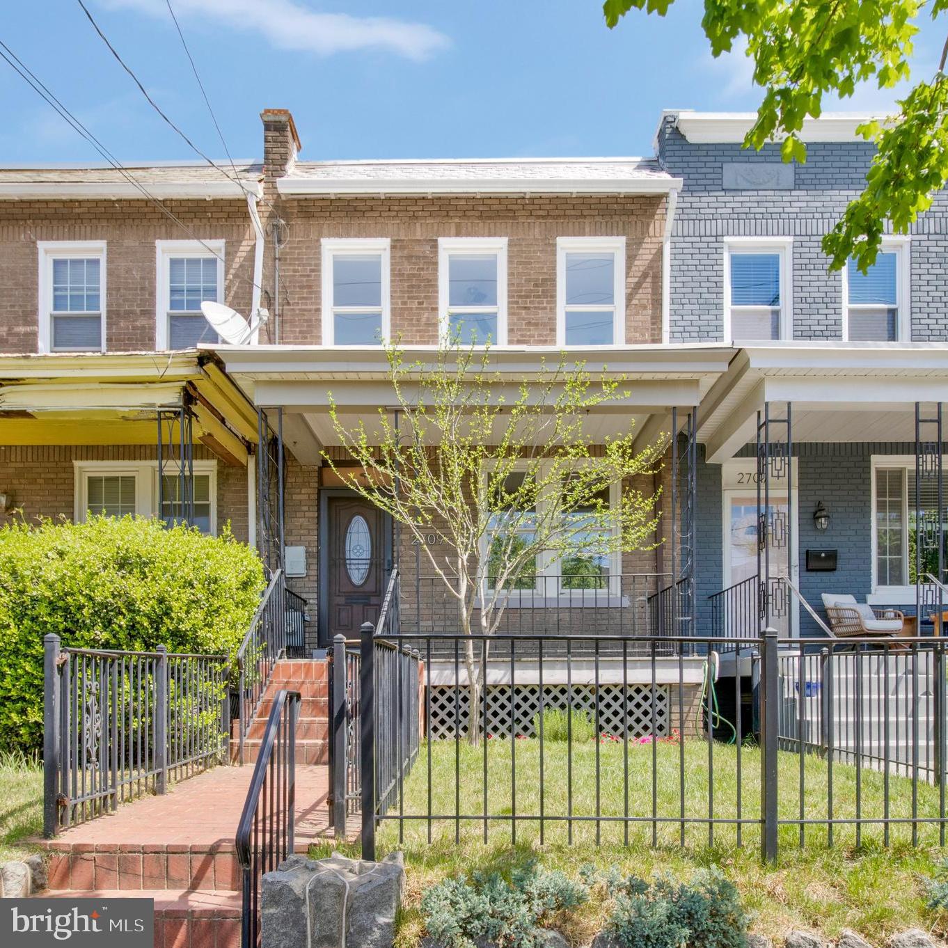 2709 6TH STREET NE