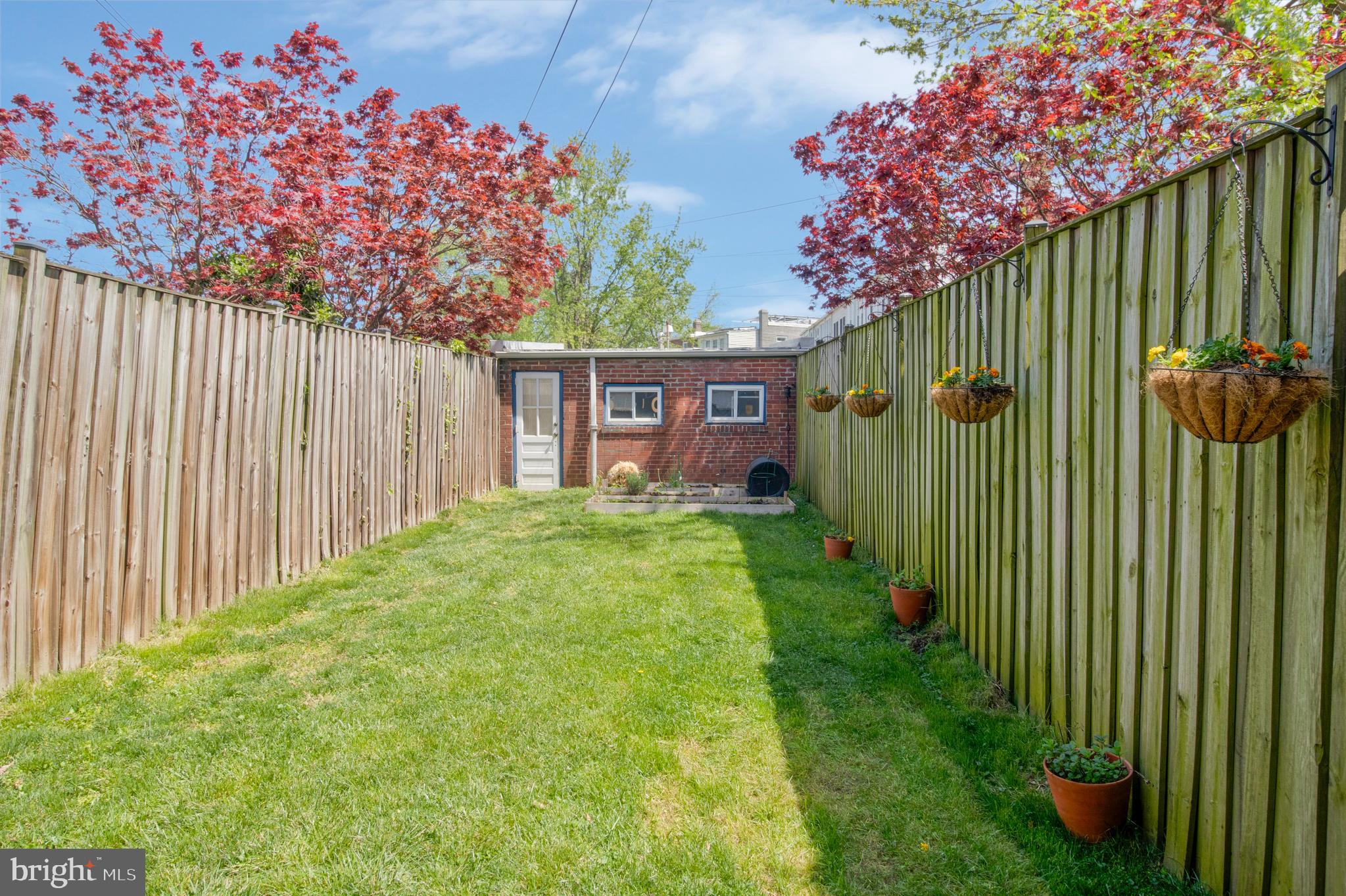 2709 6TH STREET NE