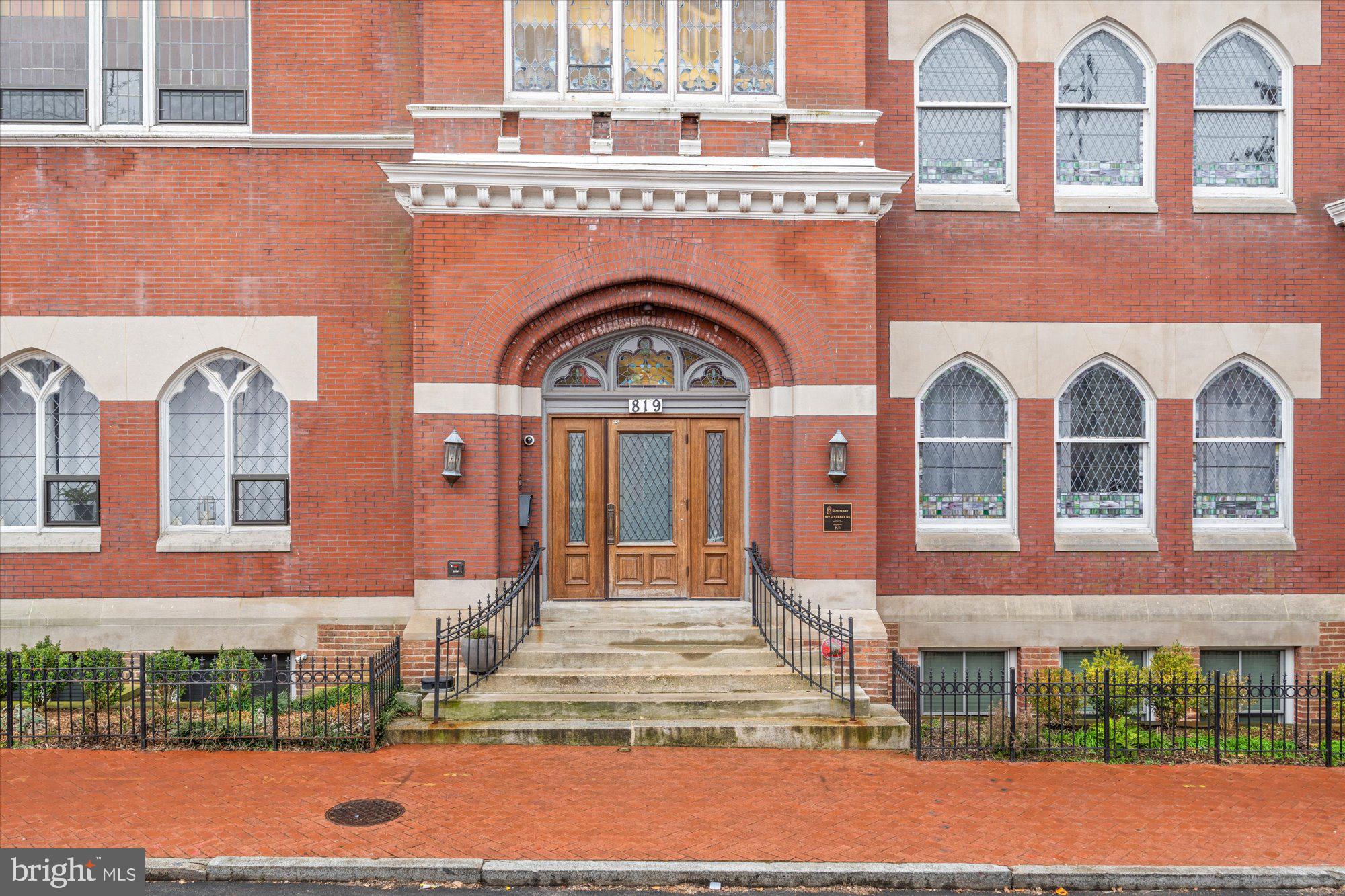 819 D STREET NE 34