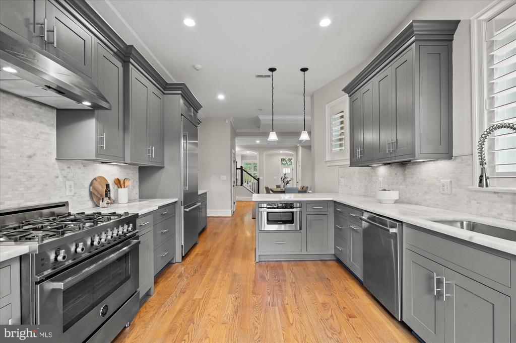 25 U STREET NW 2