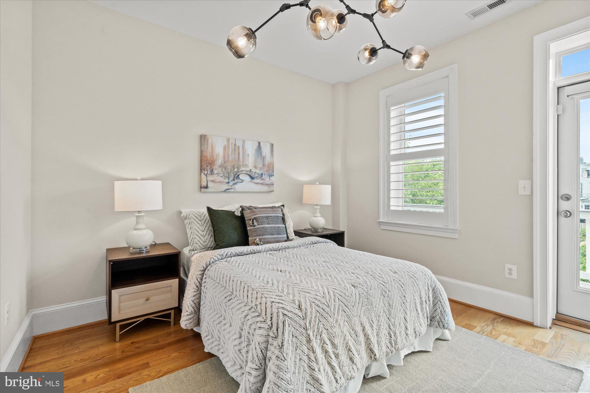 25 U STREET NW 2