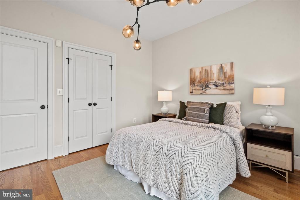 25 U STREET NW 2