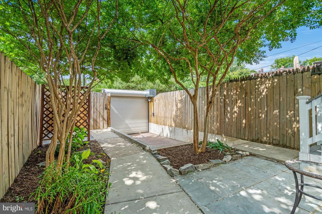 25 U STREET NW 2