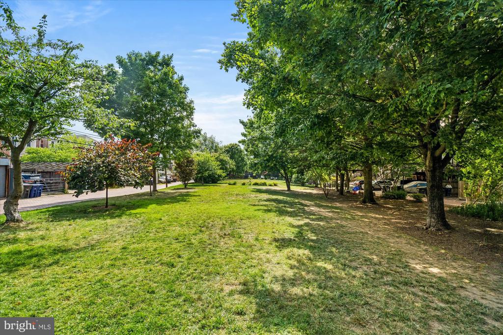 25 U STREET NW 2