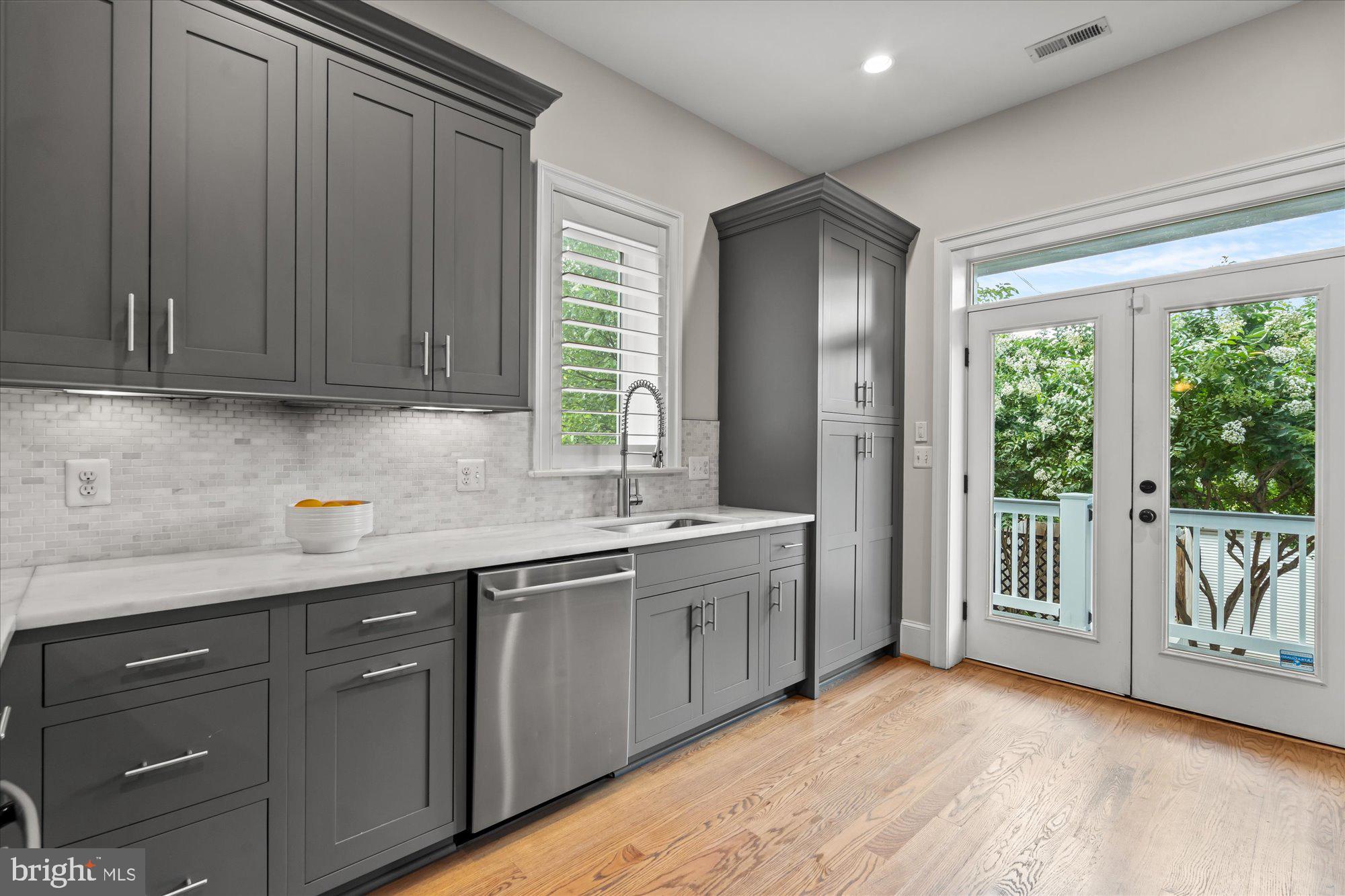 25 U STREET NW 2