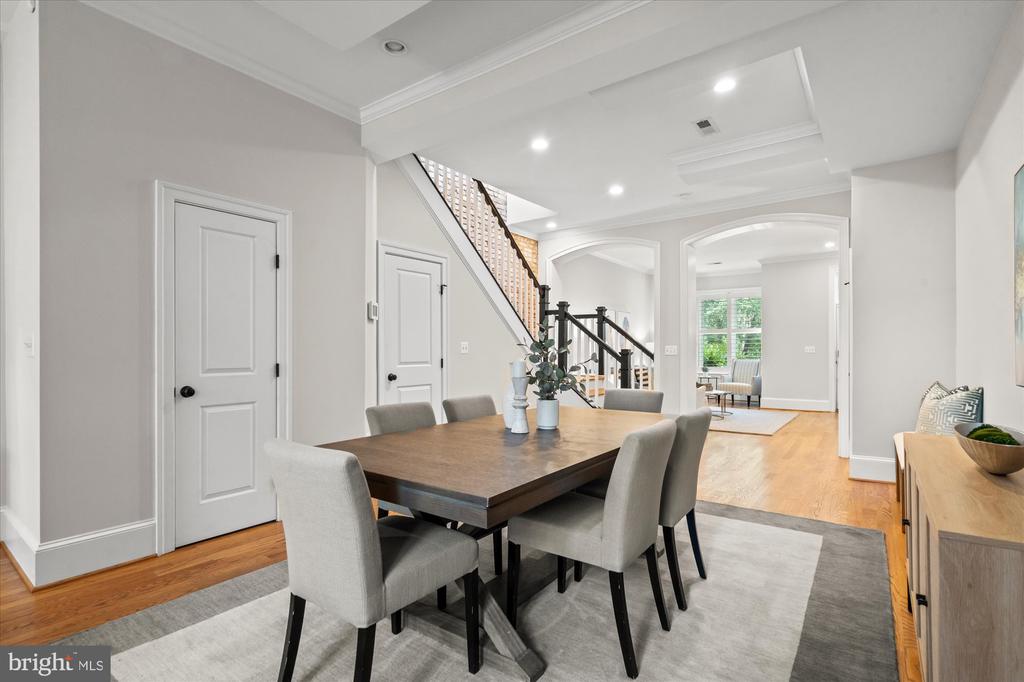 25 U STREET NW 2