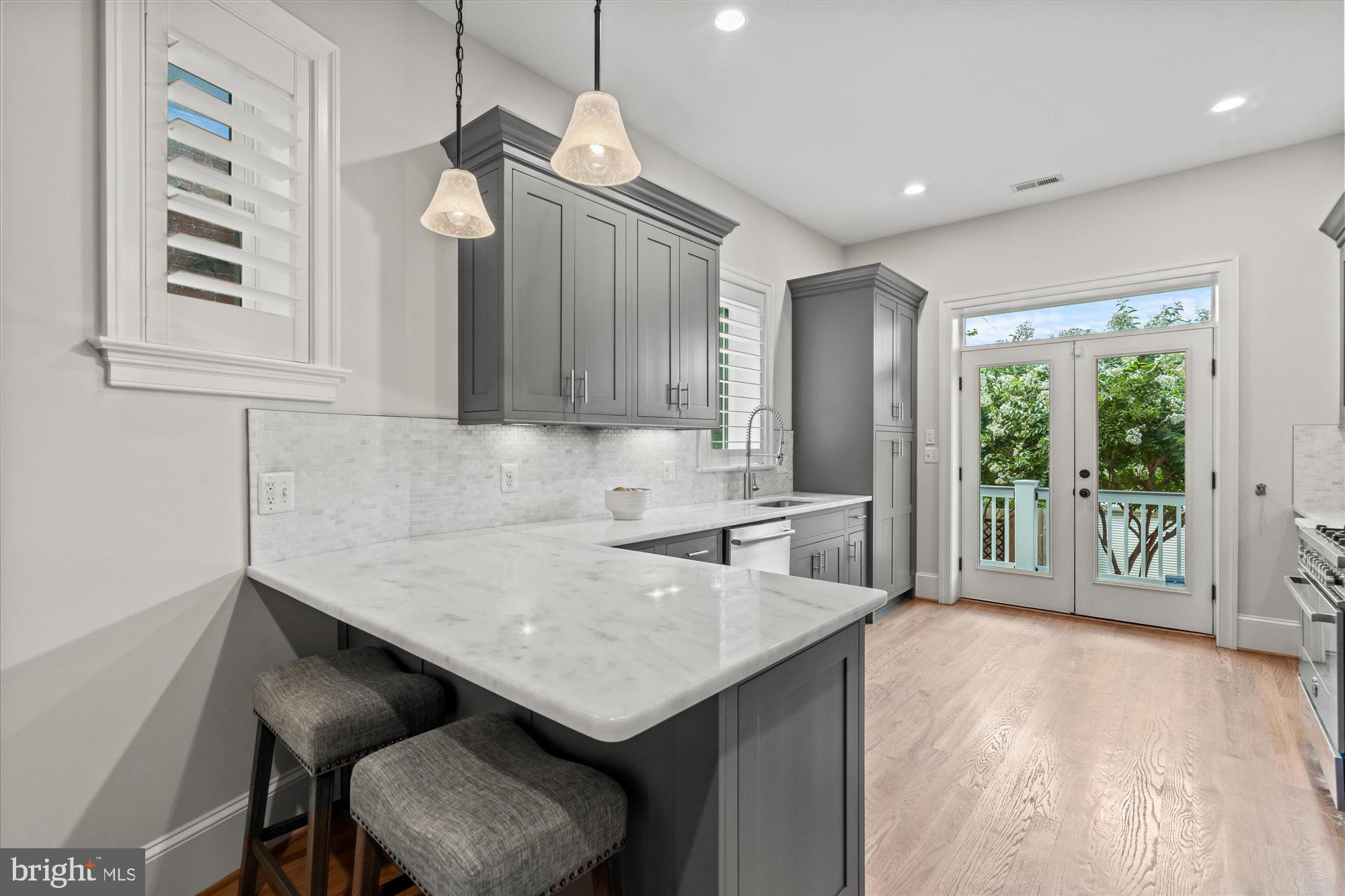 25 U STREET NW 2