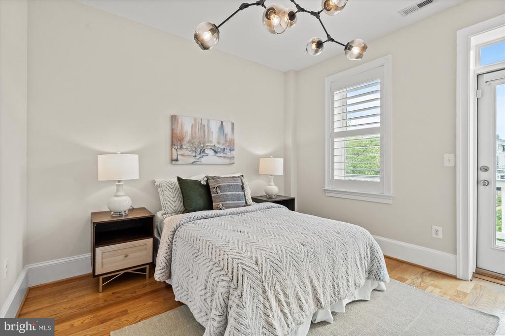 25 U STREET NW 2