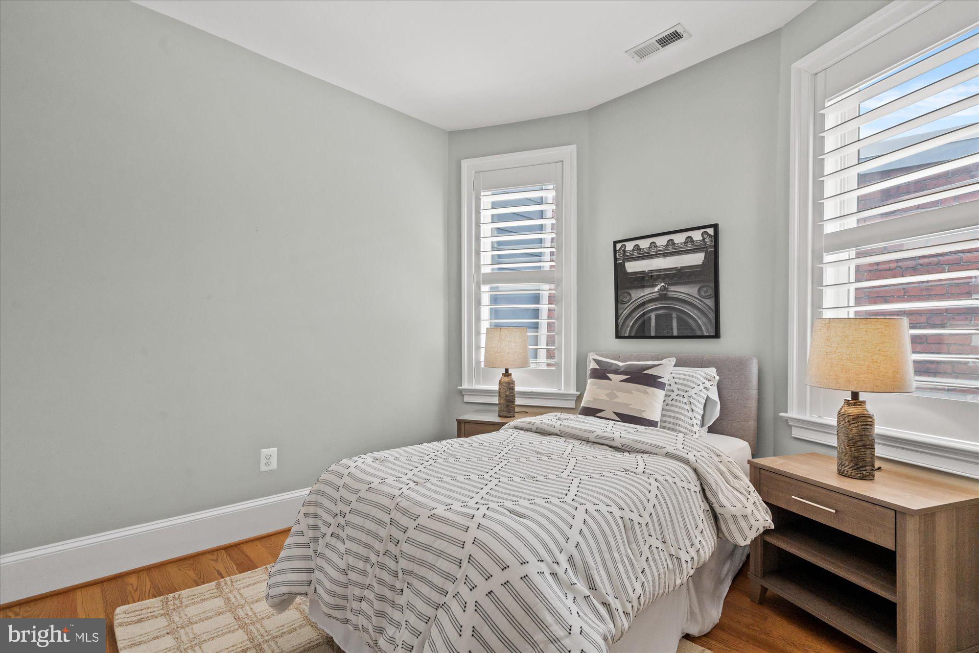 25 U STREET NW 2