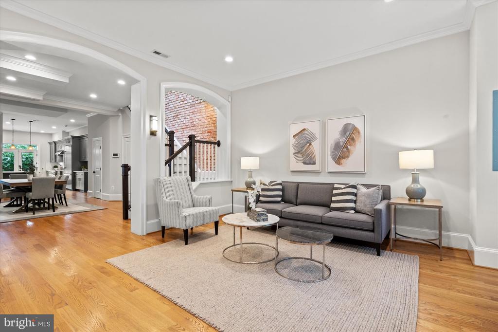 25 U STREET NW 2