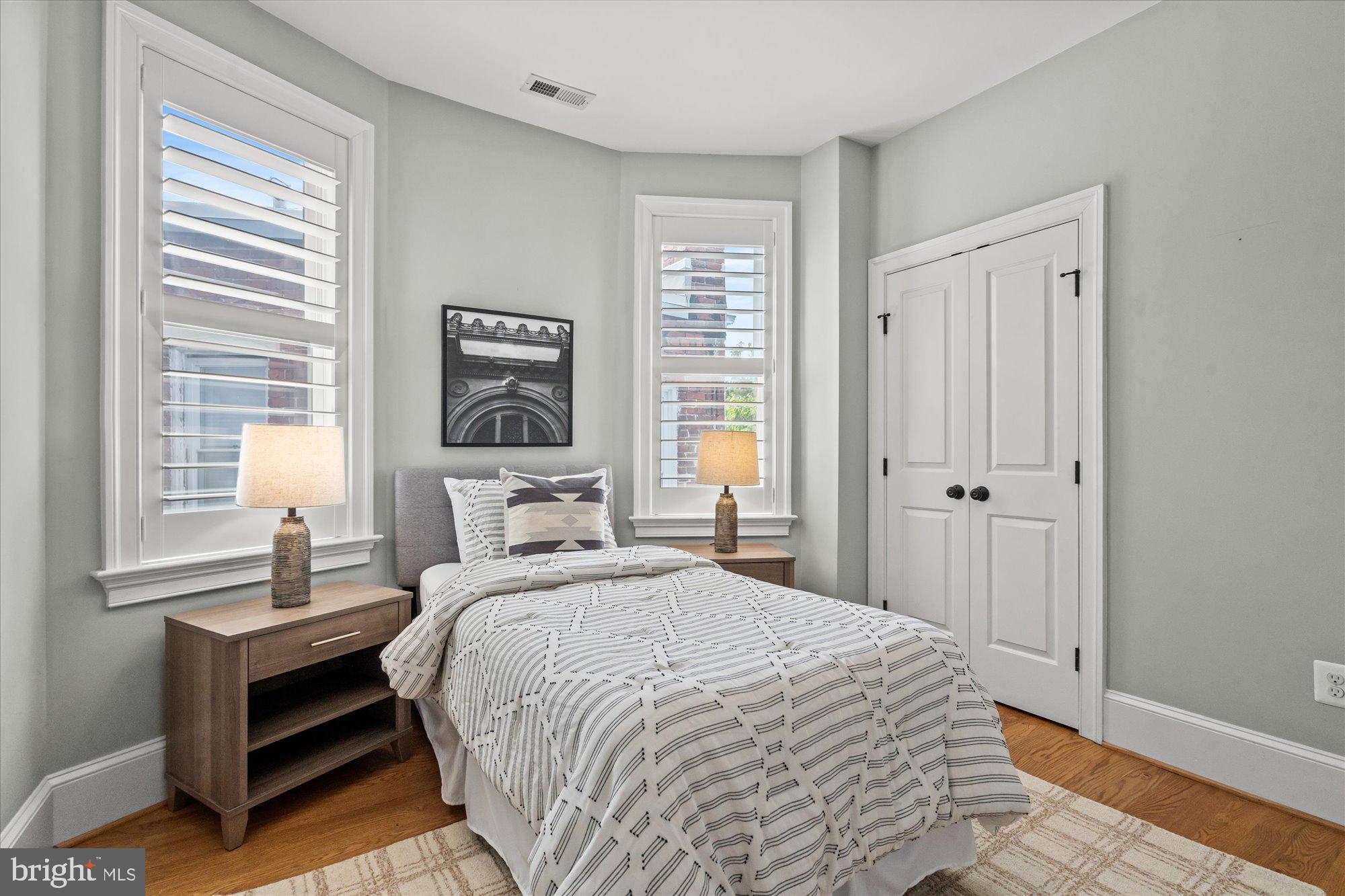 25 U STREET NW 2