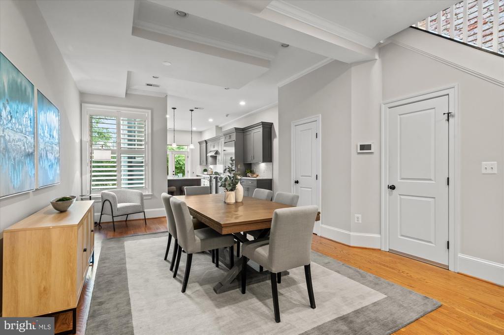 25 U STREET NW 2