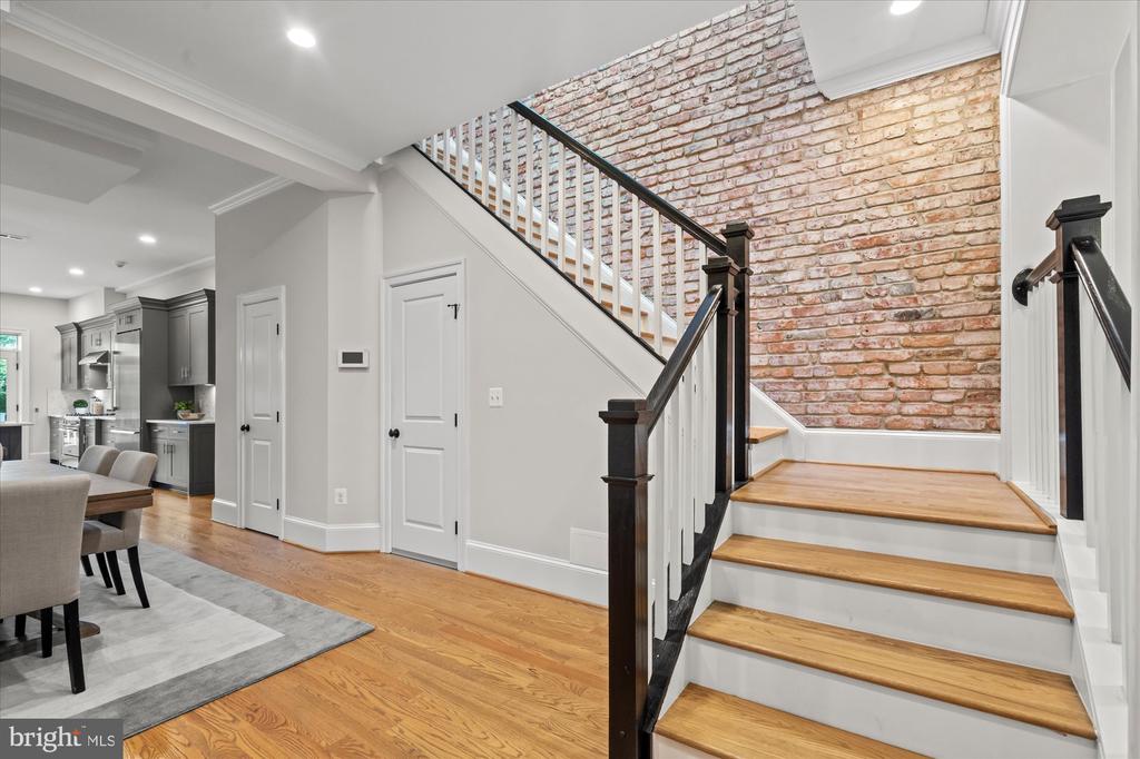 25 U STREET NW 2