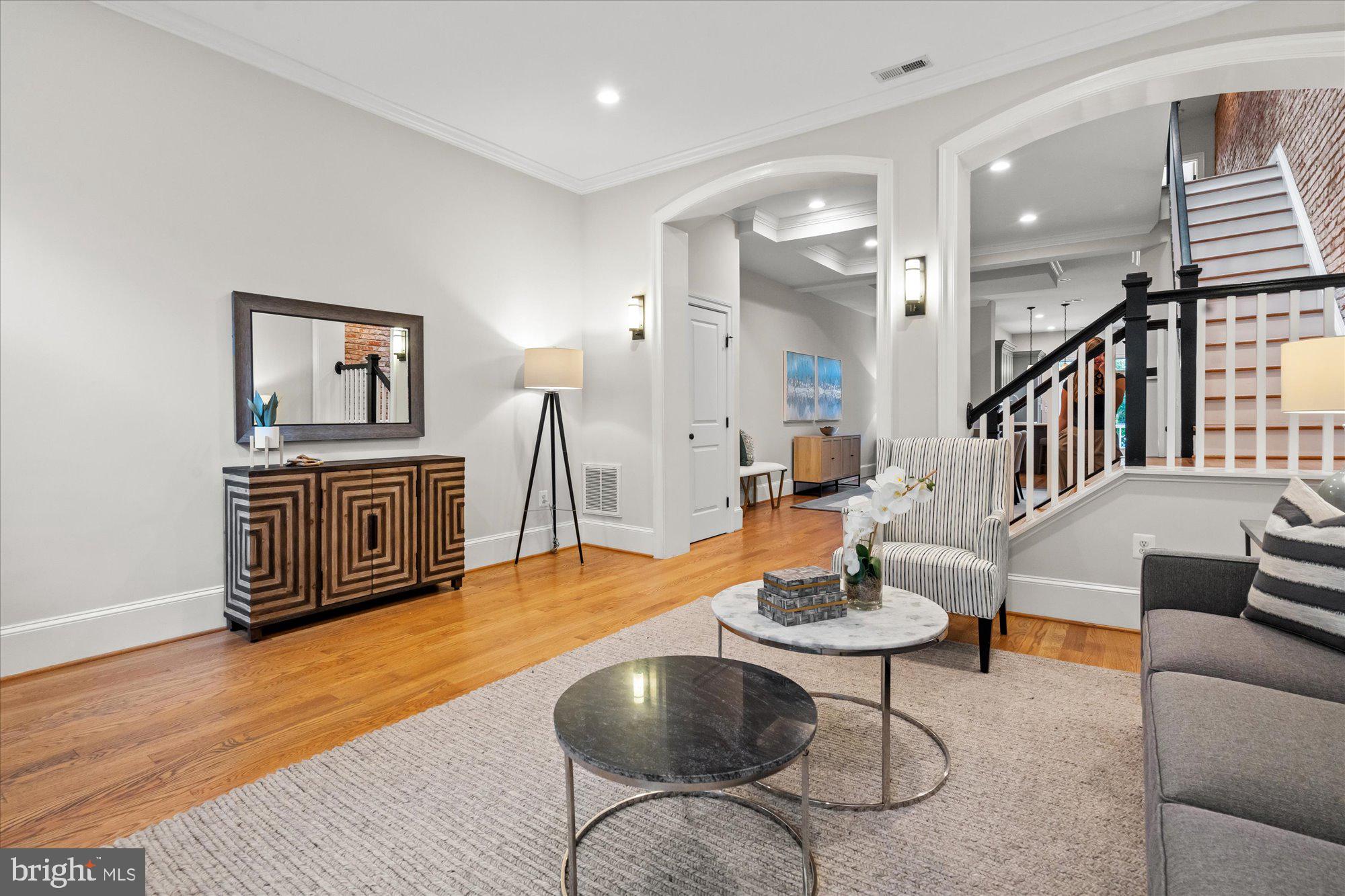 25 U STREET NW 2