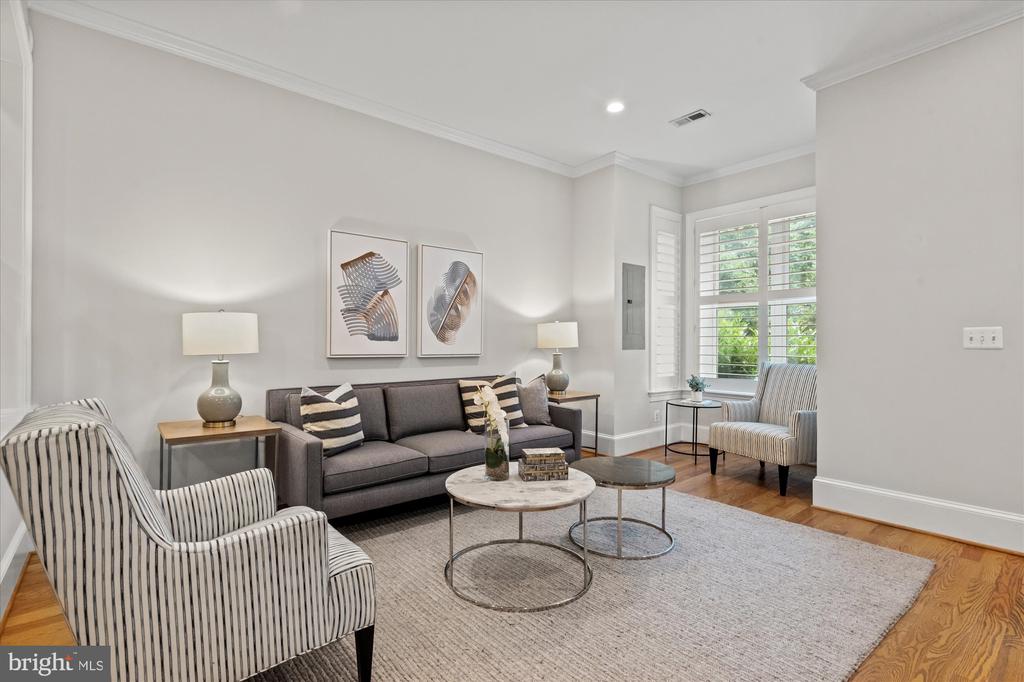 25 U STREET NW 2