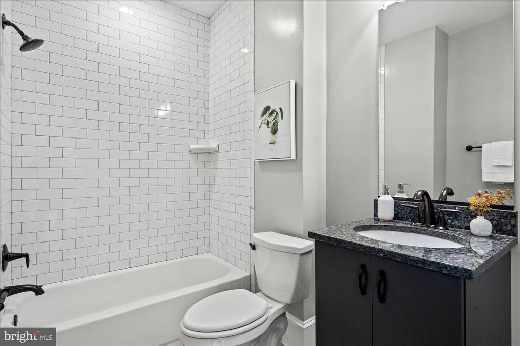 25 U STREET NW 2