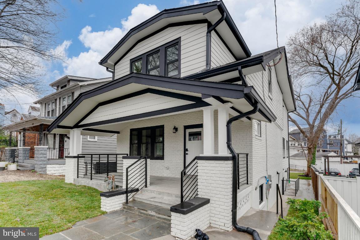 3414 S DAKOTA NE