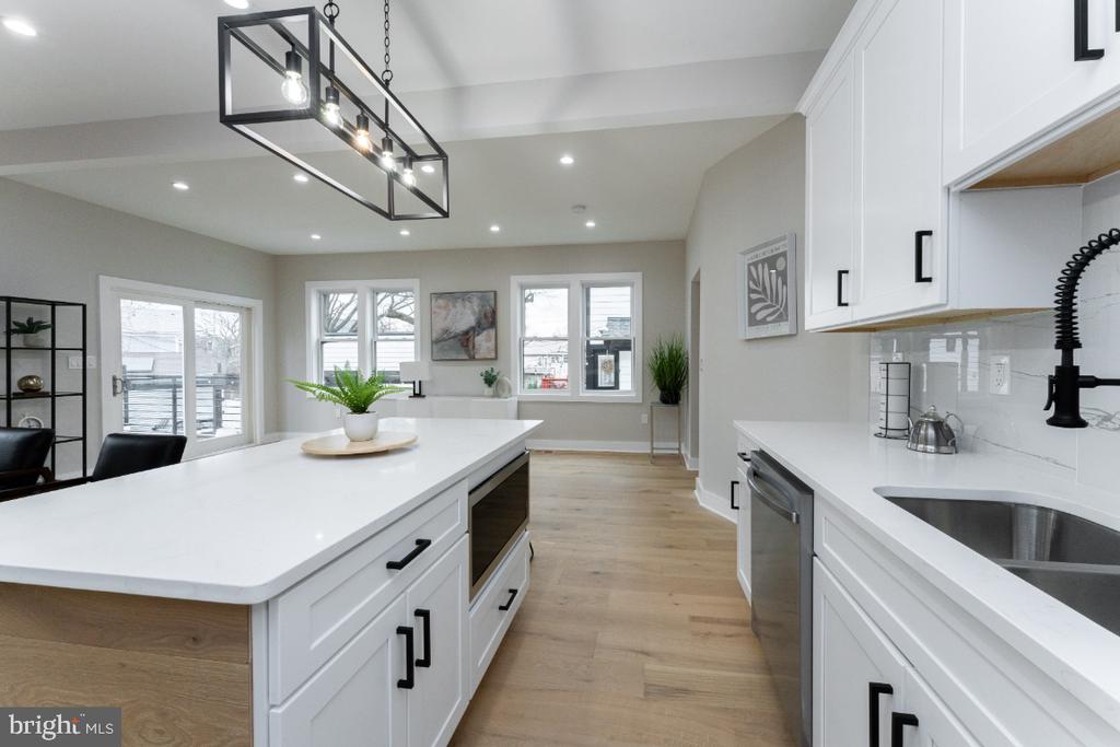 3414 S DAKOTA NE