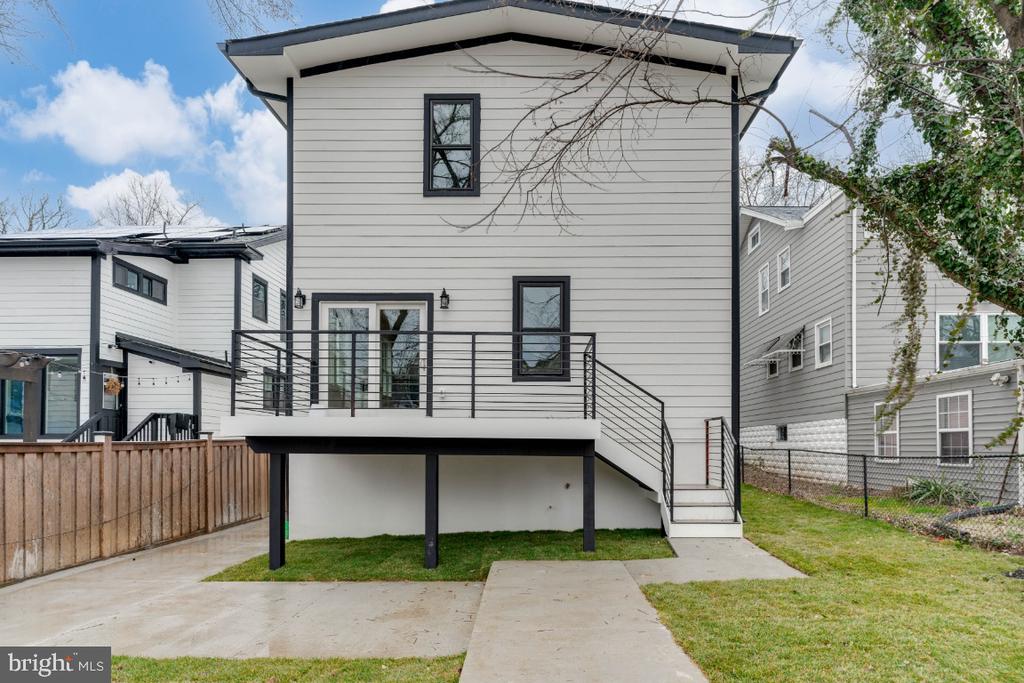 3414 S DAKOTA NE