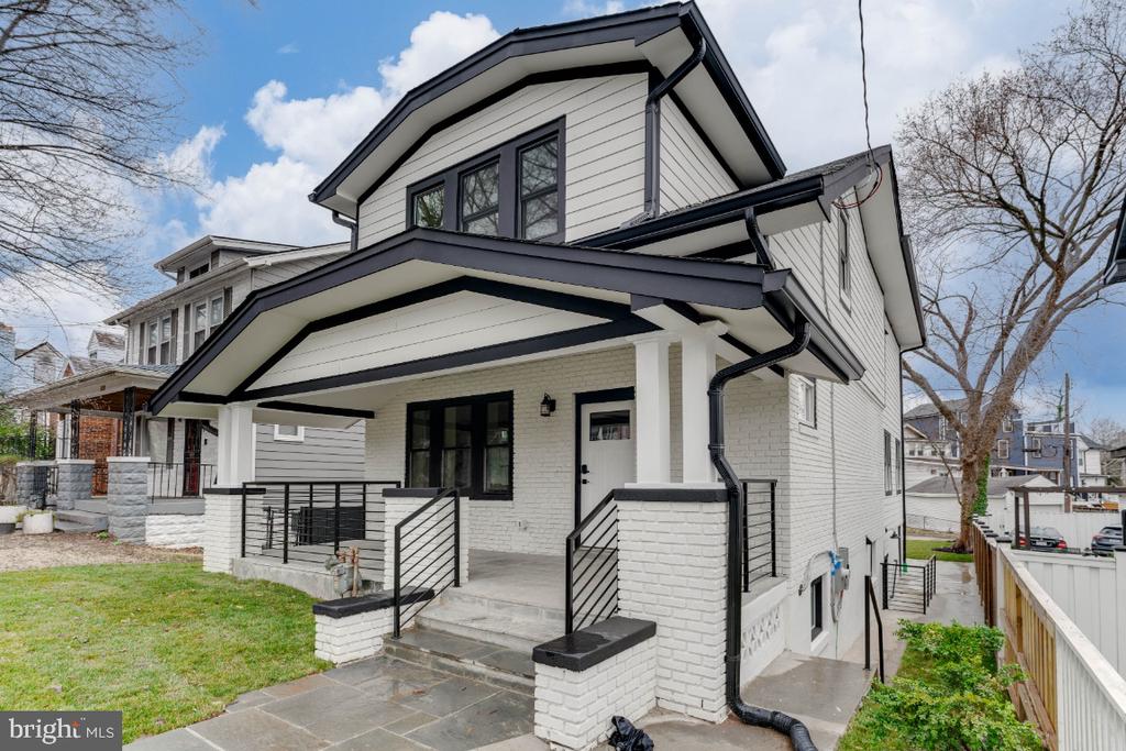 3414 S DAKOTA NE