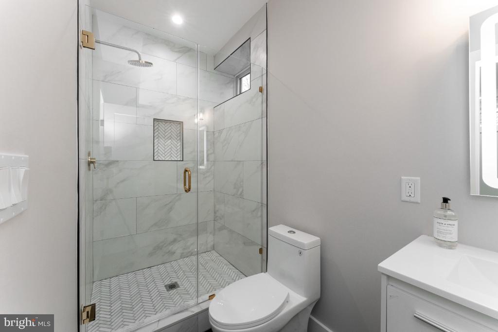 3414 S DAKOTA NE