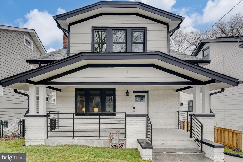 3414 S DAKOTA NE