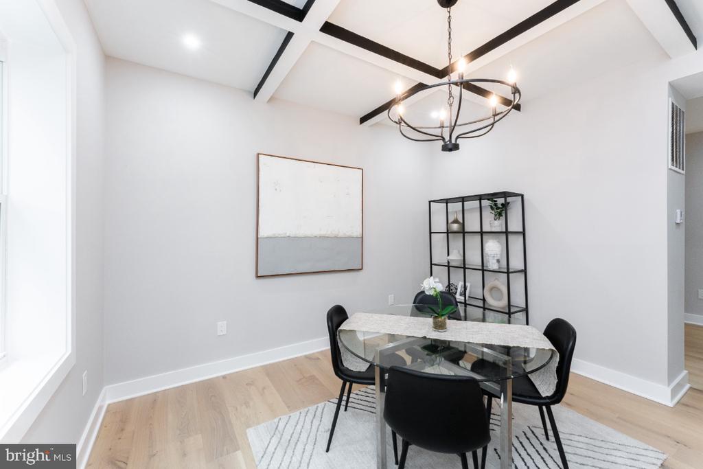3414 S DAKOTA NE