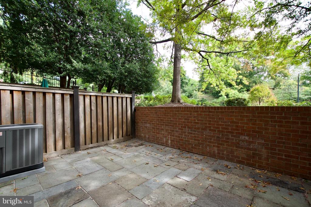 1600 BEEKMAN PLACE D NW D