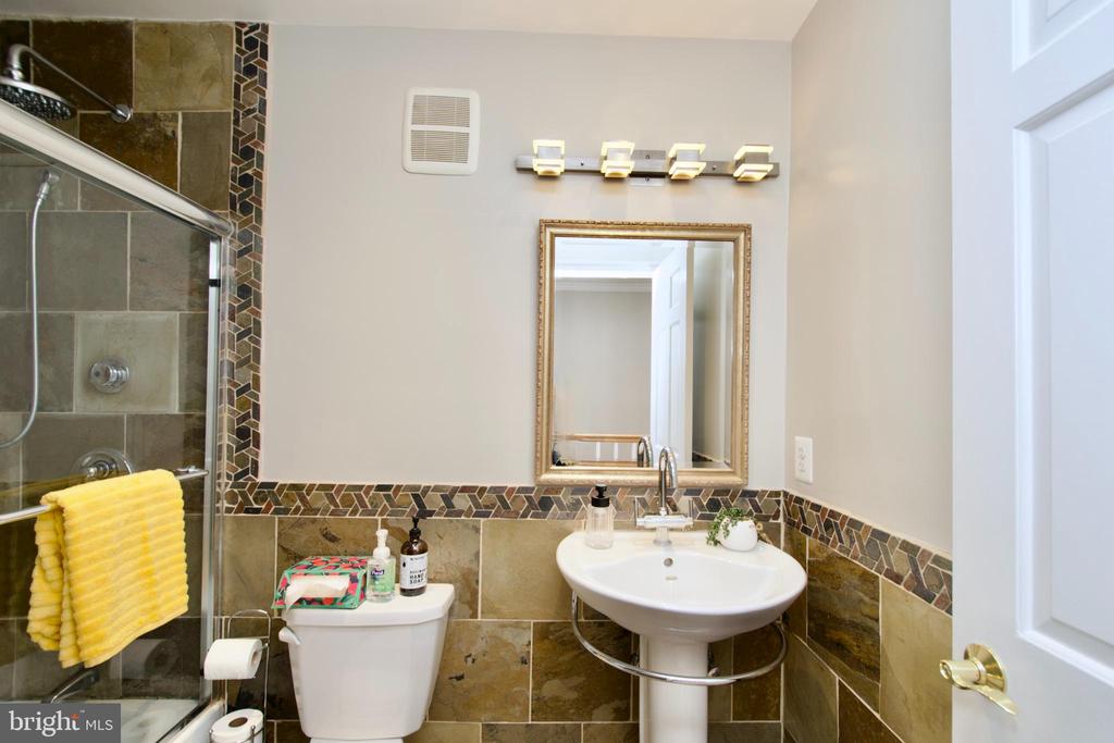 1600 BEEKMAN PLACE D NW D