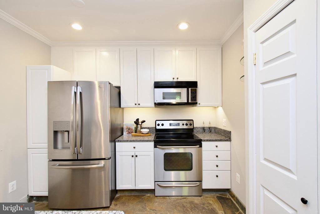 1600 BEEKMAN PLACE D NW D