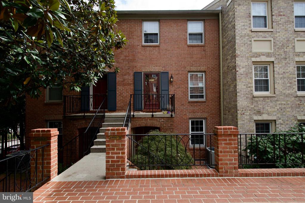1600 BEEKMAN PLACE D NW D