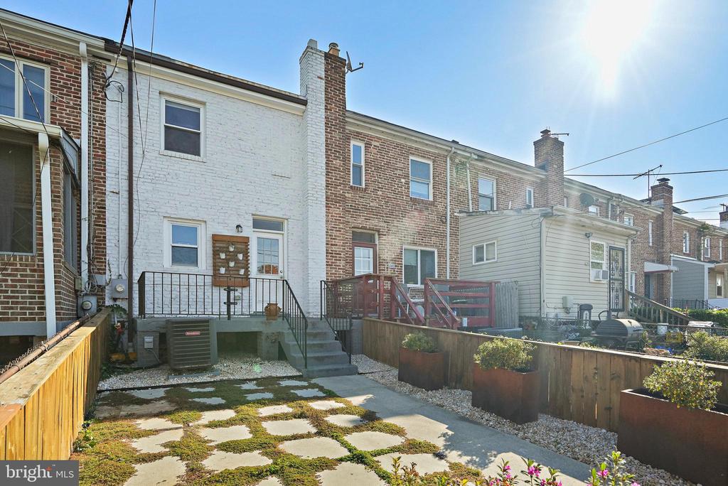 130 33RD STREET NE