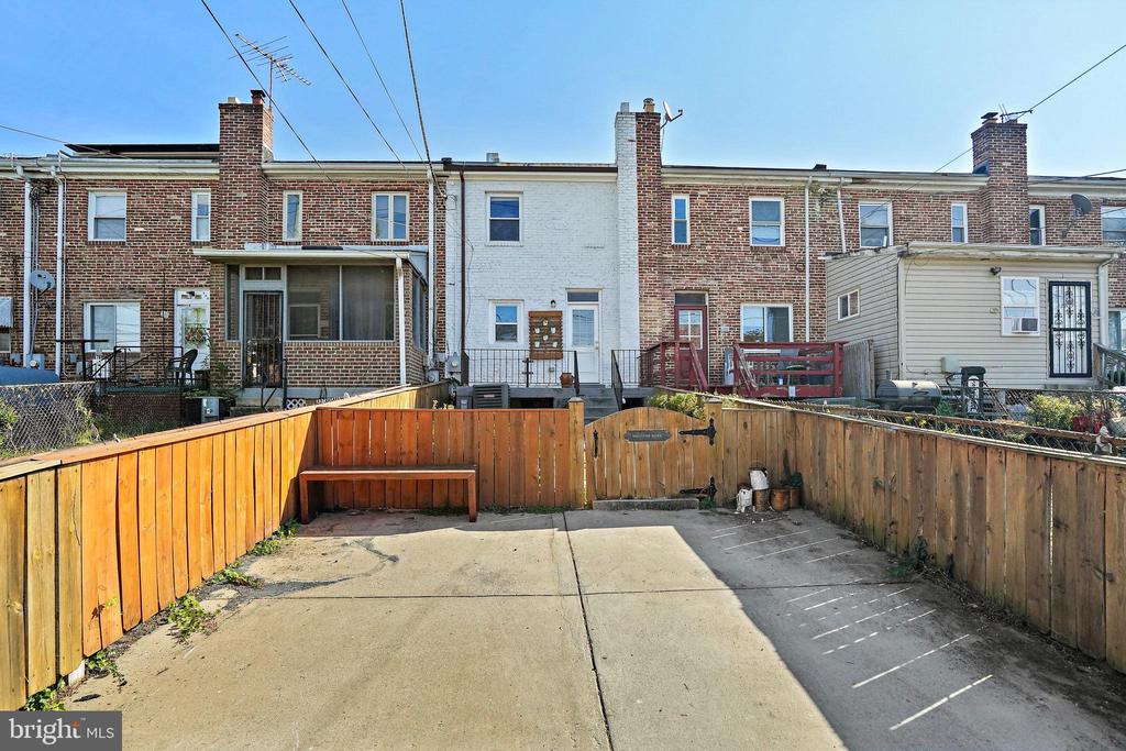 130 33RD STREET NE
