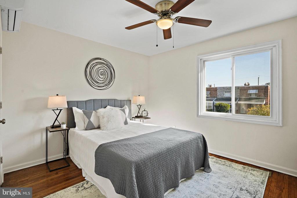 130 33RD STREET NE