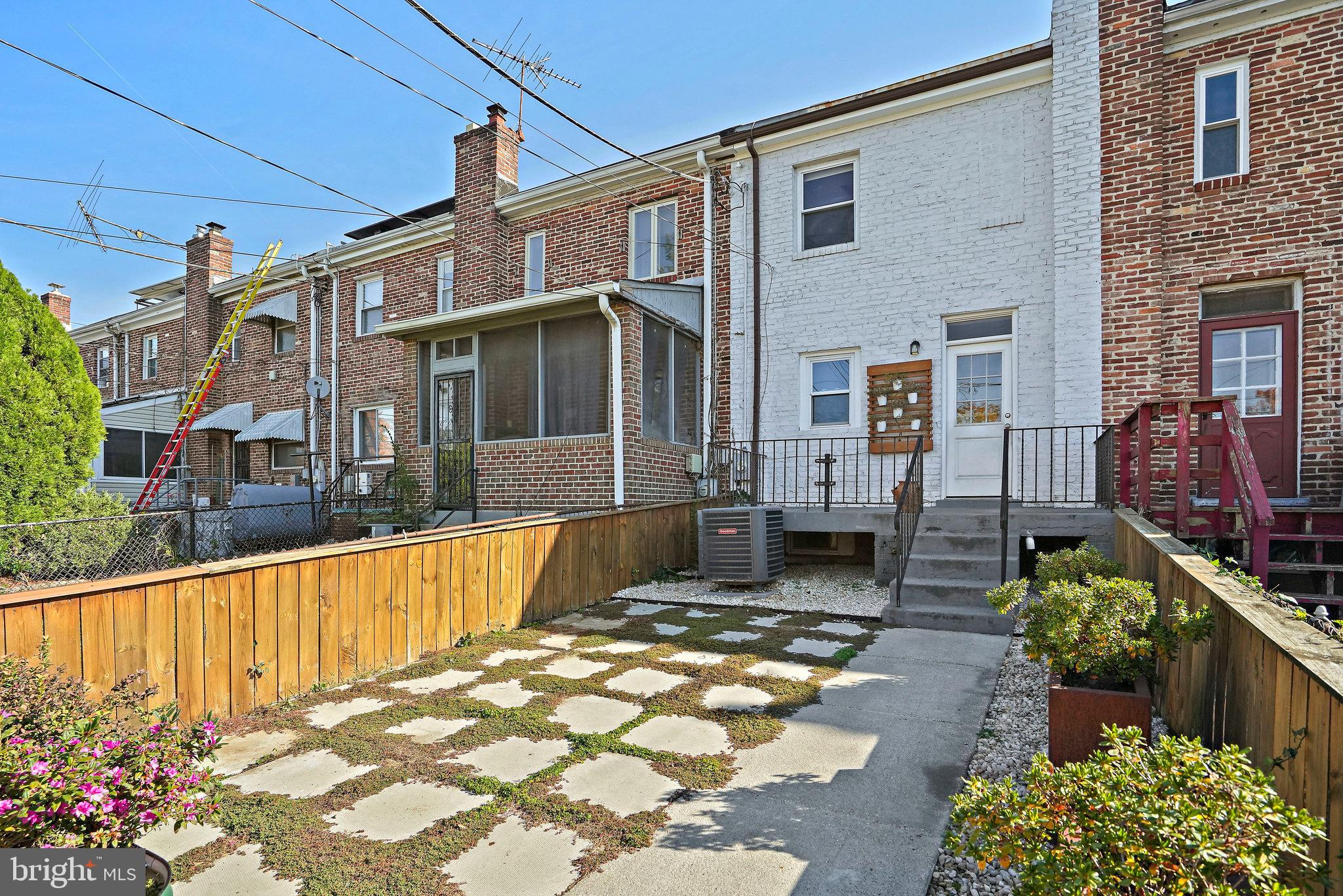 130 33RD STREET NE