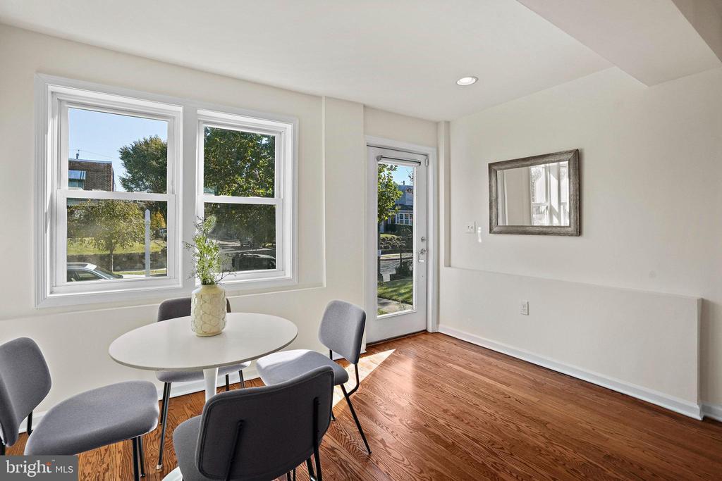 130 33RD STREET NE