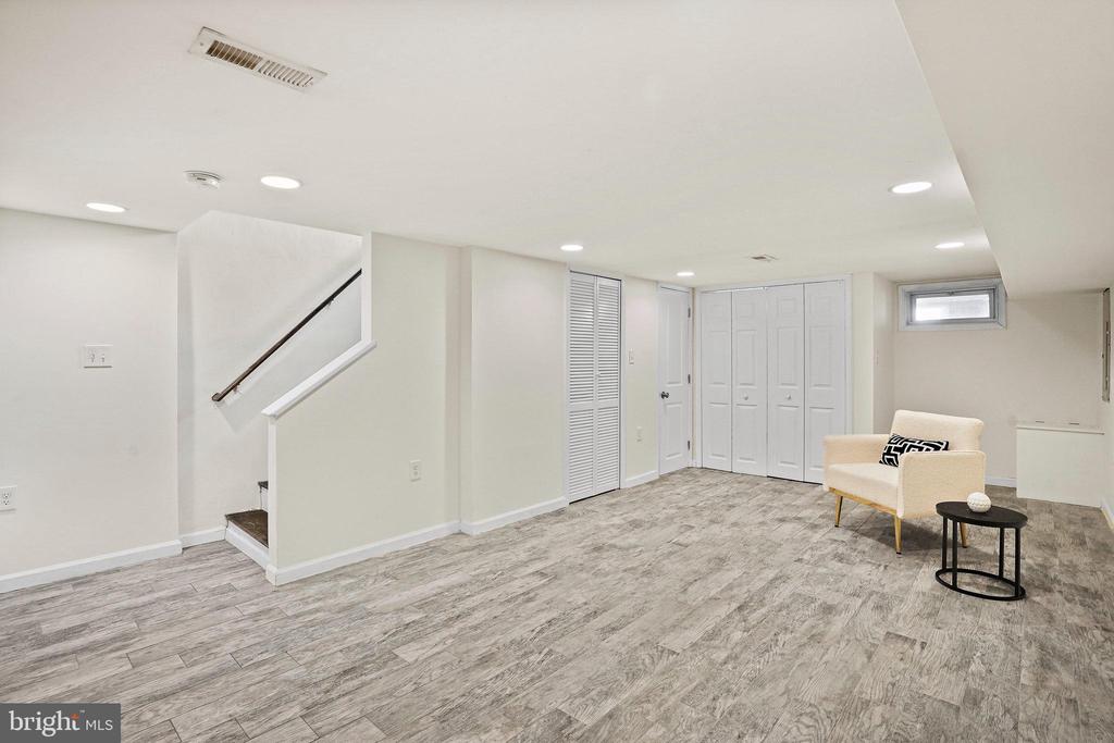 130 33RD STREET NE