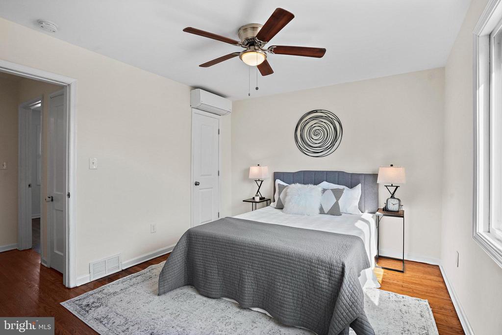 130 33RD STREET NE