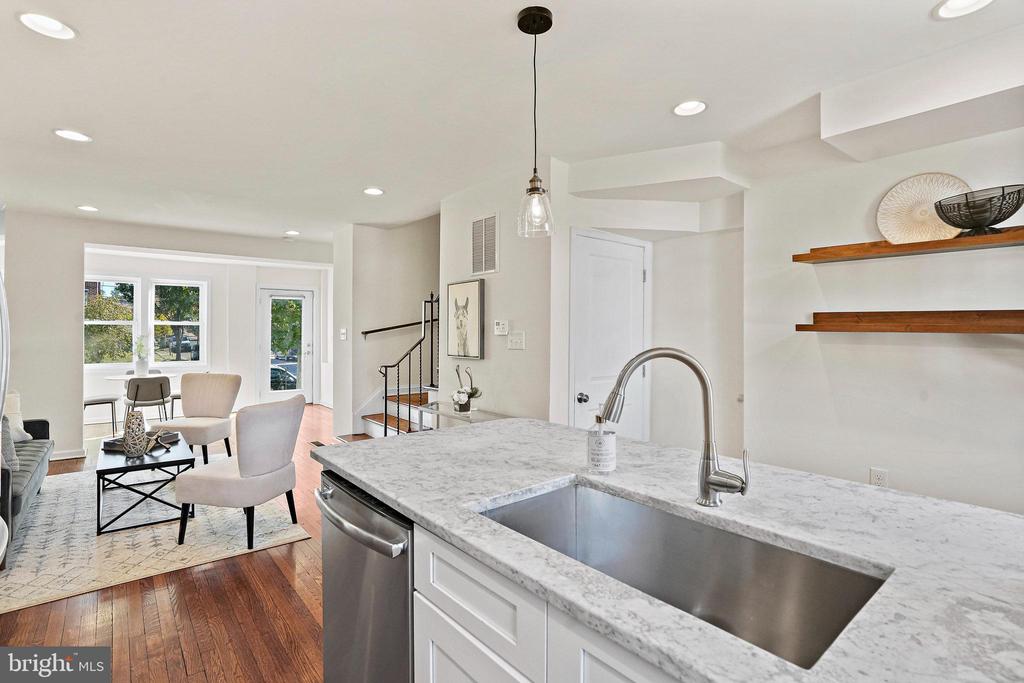 130 33RD STREET NE