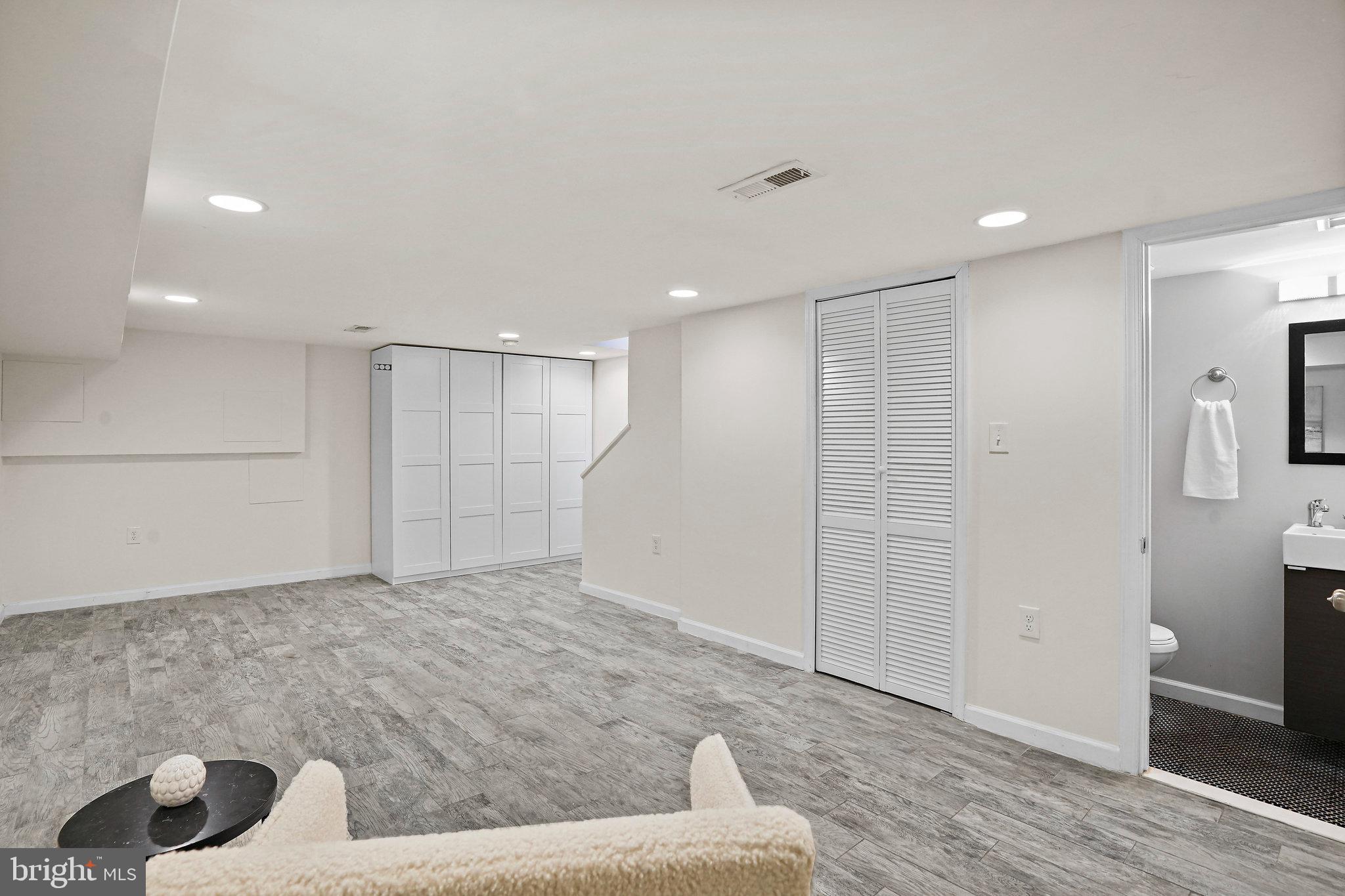 130 33RD STREET NE