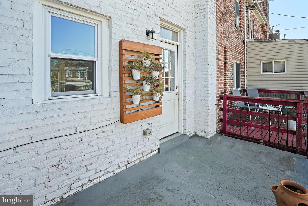130 33RD STREET NE