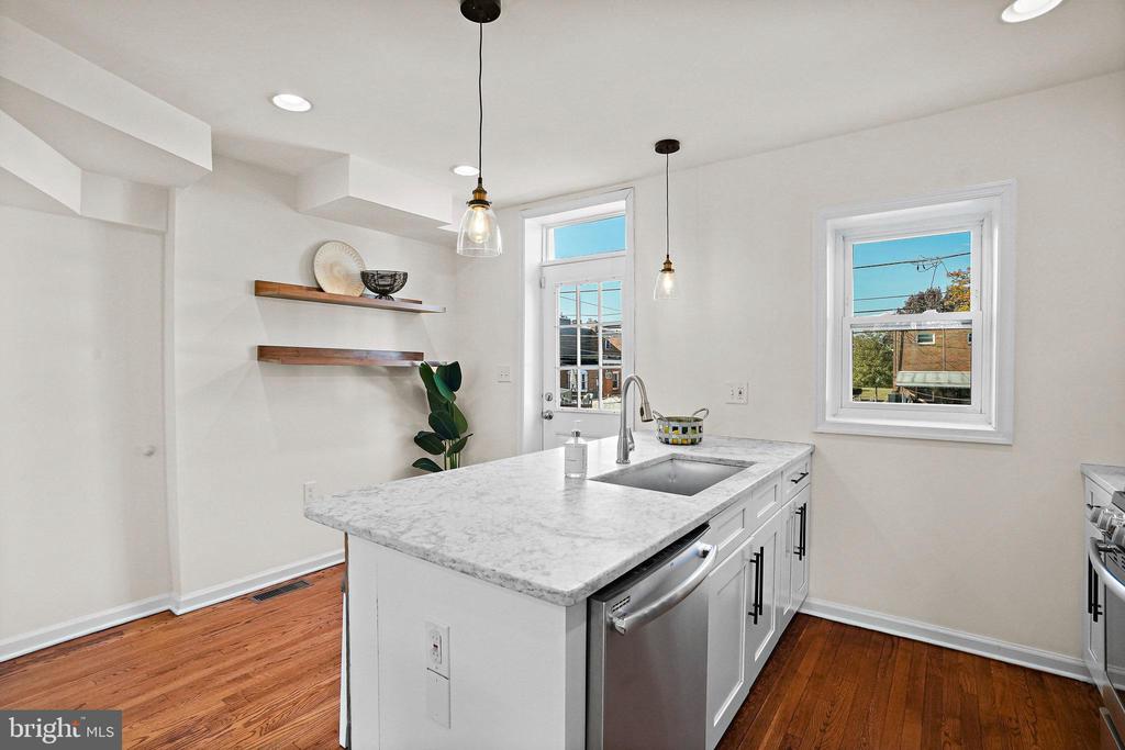130 33RD STREET NE