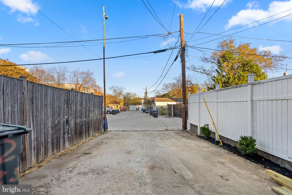 22 18TH STREET SE