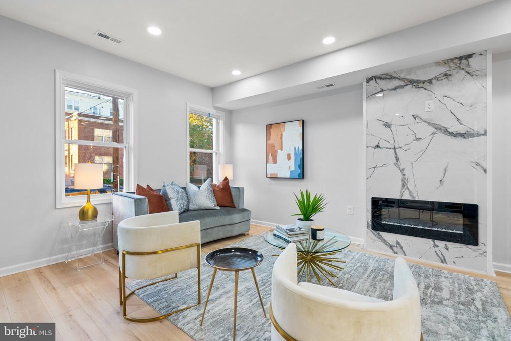 22 18TH STREET SE