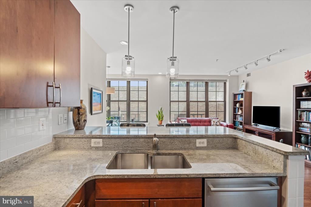 2412 17TH STREET NW 402