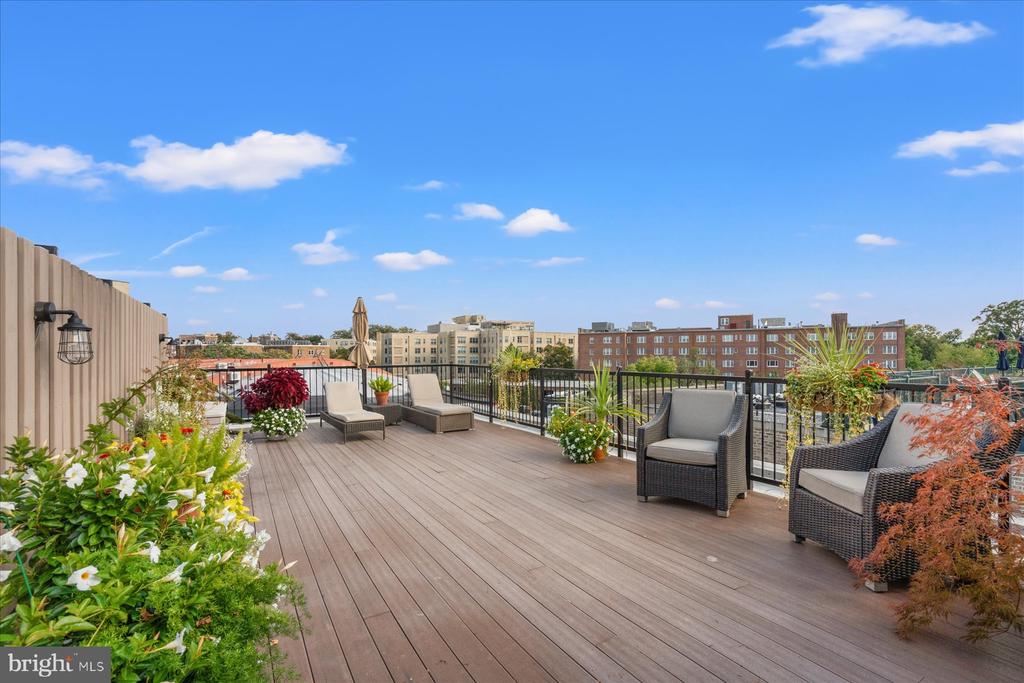 2412 17TH STREET NW 402