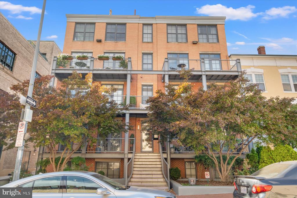2412 17TH STREET NW 402